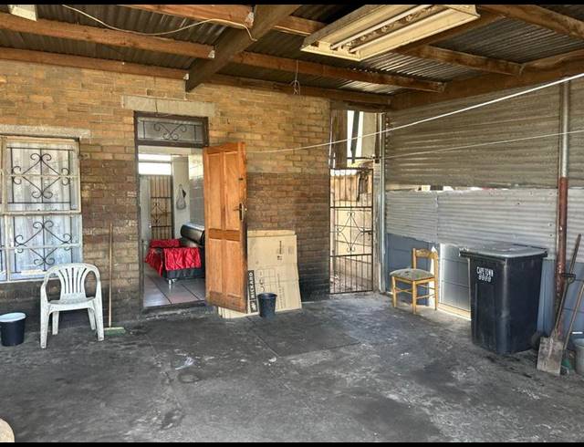 3 BEDROOM DUPLEX FOR SALE IN MANENBERG